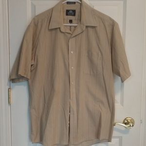 Stafford short sleeve Tan XL shirt Wrinkle free.
